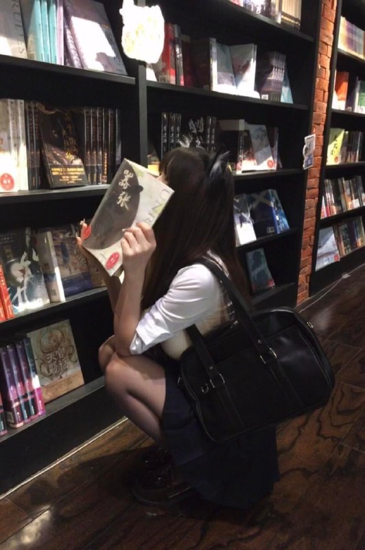 #西安约炮#西安兼职#西安少妇#西安嫩妹#西安小妹#西安上门——————————————#西安小杜外围🔰极搜担保兼职学妹🔥🏆身高：165🏆🏆体重：46 KG胸围：36c💋备注：乖巧懂事配合度高，多逼紧极易高潮 风骚逼人，，鸳鸯戏水黑吹箫，观音座莲 丝袜诱惑，初次下海💎下单客服👉@AnnaGJ168bot