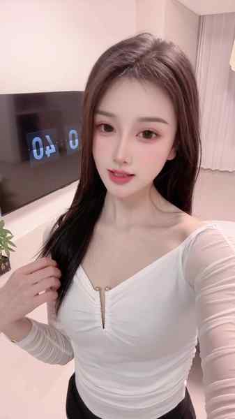 厦门外围-C罩杯-温柔乖巧-上门伴游