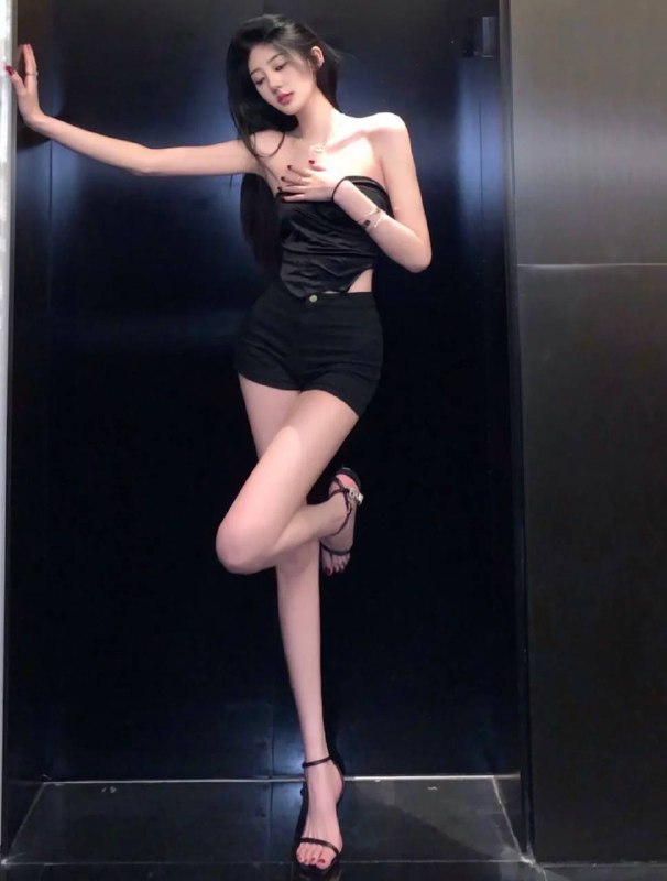 #深圳少妇#深圳少女#深圳女神#深圳约炮#深圳学生#深圳上门——————————————#深圳小杜外围🔰极搜担保古驰✝️深圳5W  豆豆第一高真实模特裸足182净高模特05年大一新人首开体重47kg🐻c平面走秀模特 短期兼职皮肤雪白 光滑，全身无整无纹身初恋女友感十足 柔情似水🉑看证只接受素质k 腿控必入#南山#5w下单客服👉@AnnaGJ168bot