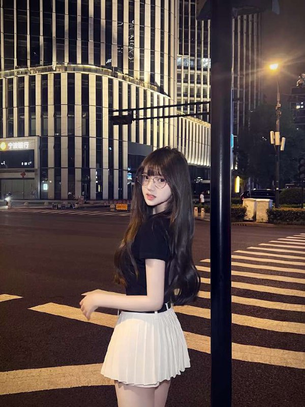 #北京约炮#北京娱乐#北京萝莉#北京少妇#北京美女#北京上门——————————————#北京小杜外围🔰极搜担保鸡哥🏠北京🦜硬5🔝🏅04 —172— C#乐迪•中央传媒大学一字马校花短🎬•  • Height 172• Weight 45KG• Best🐻C天鹅颈，直角肩，马甲线，大长腿温柔听话，身体柔软，皮肤雪白，北京首次兼职，纯欲美少女。✅中传双一流名校在校学生✅特长绘画✍️游泳播音支持专业证书学士学位首次兼职 全身0整容 学识高  大方得体可现场一字马🌟真心期待与您的相遇🌟. 肉慾滿分清新自然• 女友感十足粉嫩甜心白嫩誘人粉乳蜜桃臀馒头一线天•真实中传校花  全真人真照非网图•#硬5#学生#一字马下单客服👉@AnnaGJ168bot