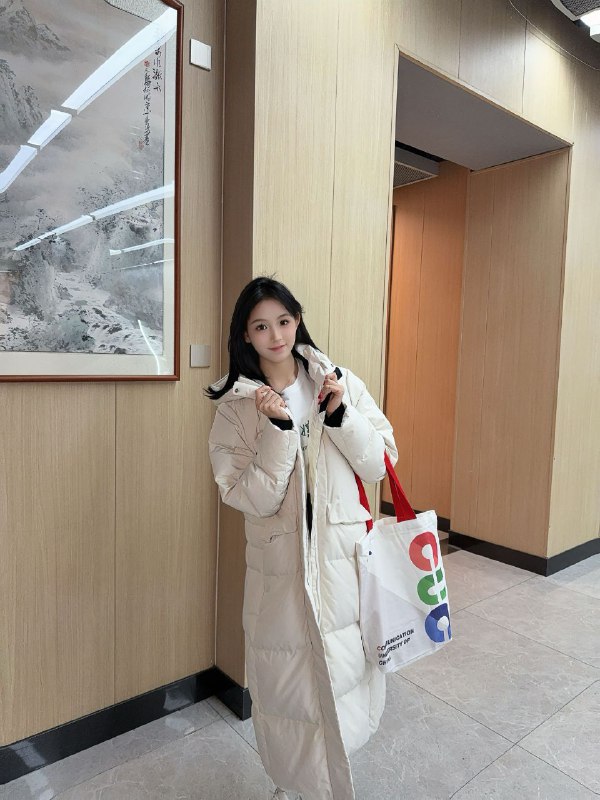 #北京约炮#北京娱乐#北京萝莉#北京少妇#北京美女#北京上门——————————————#北京小杜外围🔰极搜担保鸡哥🏠硬5北京新人❤️，刚下💧，艺术生兼职，硬5 W🦜鹦鹉。真实05可现场看证验，172 48公斤 天然C，纯天然无整，气质型学妹，身材完美，皮肤白嫩，高颜值可素颜见课，无纹身，不抽烟不喝酒，待课温柔且主动，高情商会聊天，开朗爱笑，不催不事，服务好，可🐍吻，见必玺#奶兔#硬5下单客服👉@AnnaGJ168bot