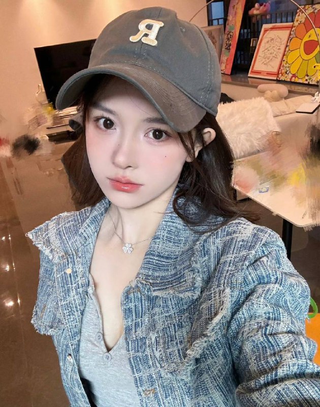 古驰✝️深圳   摇一摇深圳新人首开平面模特02年甜系女友170E 大长腿 肤白貌美温柔不事不催🉑️69舌吻欢迎哥哥来品鉴#福田#纯欲#大咪下单客服👉@AnnaGJ168bot