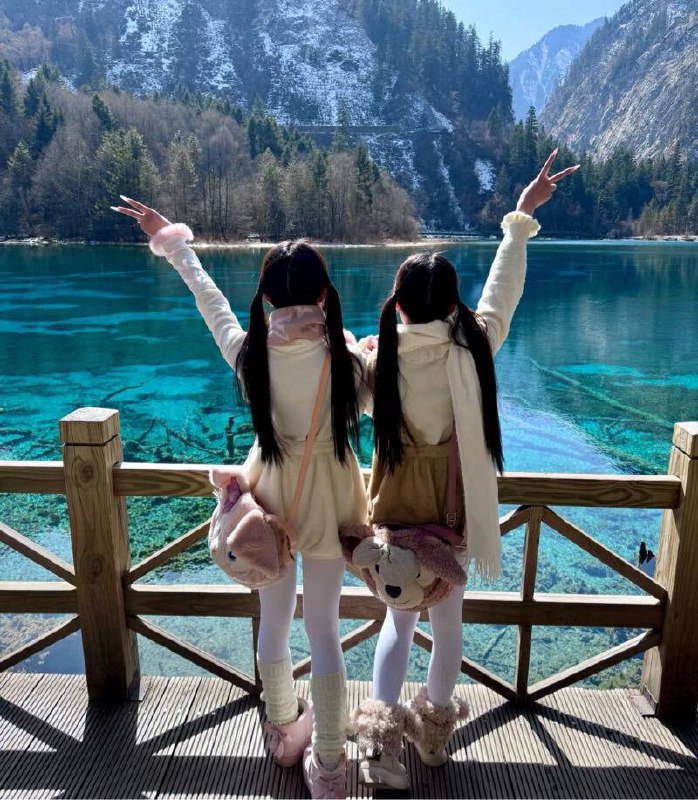 广州 外围蓝白白🏡姐姐妹妹姐姐：猫猫 06年 刚满19杭州女孩 小萝莉 可甜可御169 F 冷白皮 95斤 全身真实 0整容皮肤雪白 纯少女 真实自然 纯欲天花板懂事听话 性格活泼妹妹：咪咪 06年 刚满19岁•Height身高/168•Weight体重/95斤•Bust胸围/E 妈生脸 0整容前凸后翘！！巴掌腰！！姐姐胸比mm大一个罩杯！mm屁股大！！· 少量毛 超级紧 水多多  一线天🏀♥️📱欢迎咨询客服👉@AnnaGJ168bot