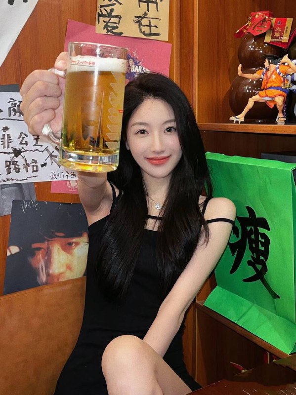 迪拜• *年龄/22• *身高/173 cm• *胸围/天然D• *职业/ 平面模特 真实美术学生• *谈吐优雅. 无风尘气息 女友fell• *真人真照  新人 兼职时间少清纯脸  可素颜🏀♥️📱欢迎咨询客服👉@AnnaGJ168bot