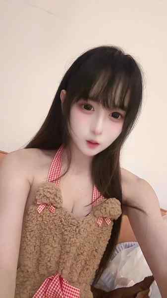 广州白虎依依-极品学生妹-SM调教🉑️69🐻‍❄️