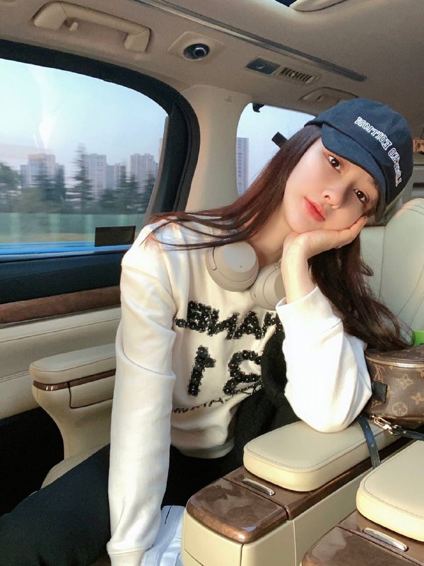 香港🇭🇰晏熙雨 雪儿🌨Education研究生在读👩‍🎓🌨𝐇𝐞𝐢𝐠𝐡𝐭身高/174🌨𝐁𝐮𝐬𝐭胸围/真D🌨𝐀𝐠𝐞年龄/01年🌨From籍贯/杭州🌨𝐇𝐨𝐛𝐛𝐲兴趣/冲浪🏄‍♀️滑雪⛷️🌨𝐎𝐜𝐜𝐮𝐚𝐭𝐢𝐨𝐧职业/ 时尚穿搭女装博主🌨𝐒𝐩𝐞𝐜𝐢𝐚𝐥𝐢𝐭𝐲特长/🥢腿 童颜巨🐻才女🤍给你初恋般的感觉🤍高瘦纯极品洋气清纯🤍温柔大小姐 人间山茶花🏀♥️📱欢迎咨询客服👉@AnnaGJ168bot