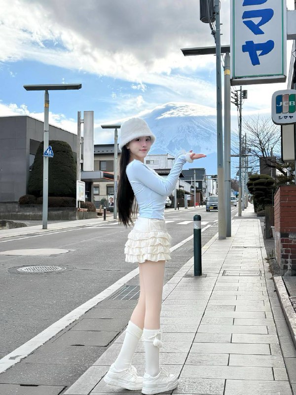 Sz朦胧🏠🦜w奇奇大三元气兼职学生 甜美学生•04年 高168 真🐻C 93斤•日系女友 雪白无纹身 精致粉嫩•漫画身体 白🐯一线天 馒头B美术生擅长画画 爱好音乐 旅游 游泳短期预约 遇见过你的空气都是甜的～🥰😋🏀♥️📱欢迎咨询客服👉@AnnaGJ168bot