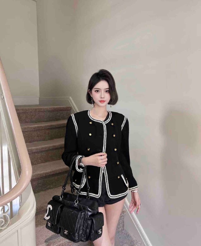 #深圳Sz朦胧🏠🦜w乐乐🦜短发女孩。172🐻D体重90，A4腰马甲线美术生五官精致性格温柔懂事🏀♥️📱欢迎咨询客服👉@AnnaGJ168bot