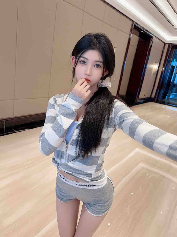 杭州苏微微#苦妮可𝐇𝐞𝐢𝐠𝐡𝐭身高/168• 𝐖𝐞𝐢𝐠𝐡𝐭体重/80• 𝐁𝐮𝐬𝐭胸围/真实C（天然🐻超软）• 𝐎𝐜𝐜𝐮𝐩𝐚𝐭𝐢𝐨𝐧职业/学生👩‍🎓⭐️高颜女友系⭐️清纯洋气 气质初恋 女友感 双商高书画舞蹈才艺江南女生腿长100cm，皮肤白皙零风尘走气质路线#上城区#杭州上门#杭州外围#杭州修车🏀♥️📱欢迎咨询客服👉@AnnaGJ168bot