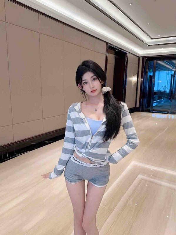 杭州苏微微#苦妮可𝐇𝐞𝐢𝐠𝐡𝐭身高/168• 𝐖𝐞𝐢𝐠𝐡𝐭体重/80• 𝐁𝐮𝐬𝐭胸围/真实C（天然🐻超软）• 𝐎𝐜𝐜𝐮𝐩𝐚𝐭𝐢𝐨𝐧职业/学生👩‍🎓⭐️高颜女友系⭐️清纯洋气 气质初恋 女友感 双商高书画舞蹈才艺江南女生腿长100cm，皮肤白皙零风尘走气质路线#上城区#杭州上门#杭州外围#杭州修车🏀♥️📱欢迎咨询客服👉@AnnaGJ168bot