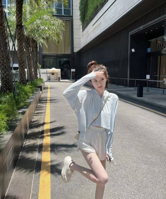 南京无痕 本人特点就是很瘦 超级瘦那种🐻蛮大的 做爱的时候可能因为瘦小的原因就下面很紧很有感觉 69蛇纹都可以 下面微黑 没异味 很听话很乖 萝莉小纯款 说话也很细声细语 筷子腿很好看 喜欢小小个的很适合 综合评分89#南京上门#南京外围#南京修车🏀♥️📱欢迎咨询客服👉@AnnaGJ168bot