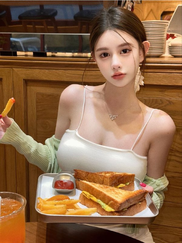 上海天乐🏠星星全身冷白皮02年身高172🐻D全身雪白 无纹身 穿着洋气大牌筷子腿 漫画s身材 热情乖巧懂事.外纯内骚 爱健身 瑜伽🧘‍♀️给你不一样的体验感.女友感满满🉑做服务：6️⃣9️⃣舌💋🚗震需要其他服务请咨询客服（3️⃣K/次）位置：#浦东#上海上门#上海外围#上海修车🏀♥️📱欢迎咨询客服👉@AnnaGJ168bot