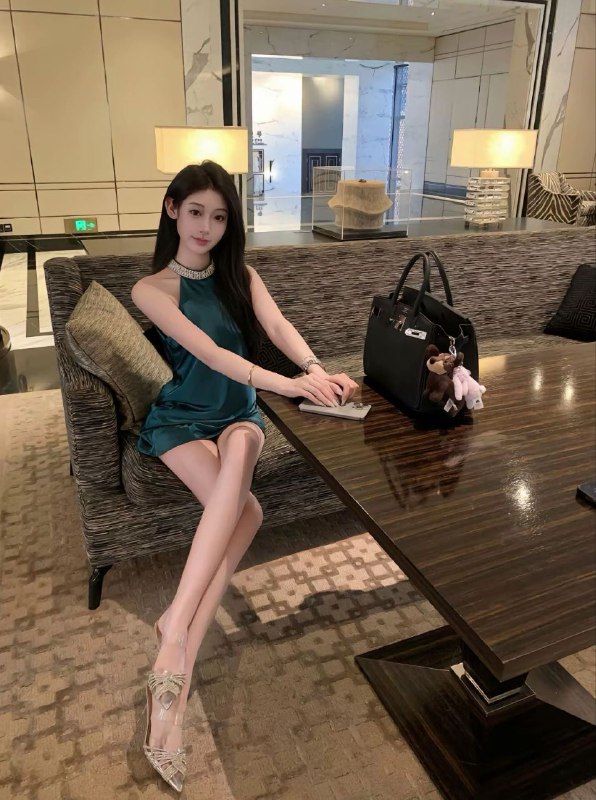 上海天乐🏠小凡新人首开🌸极品校花初次🌸🍓身高178🐻D 02年穿着洋气大牌 超长筷子腿 漫画s身材🍌乖巧懂事  热情温柔   属于外纯内骚初次兼职 期待与你相遇🉑做服务：舌💋🚗震 登记 代开需要其他服务请咨询客服（3️⃣K/次）位置：#静安#上海上门#上海外围#上海修车🏀♥️📱欢迎咨询客服👉@AnnaGJ168bot