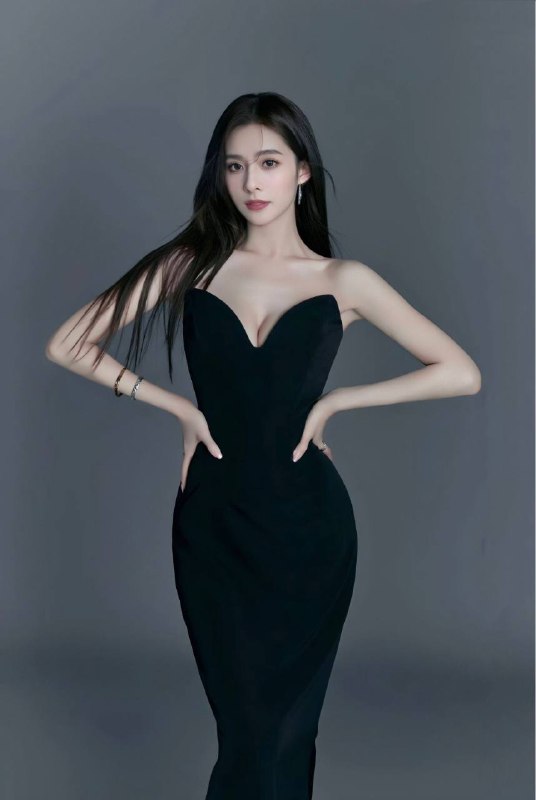 深圳小言🏠5 W 北北吖无整气质御姐艺术学院老师第一天开175c  超长筷子腿 喜丰满勿扰#福田。#御姐。#5W#深圳上门#深圳外围#深圳修车🏀♥️📱欢迎咨询客服👉@AnnaGJ168bot