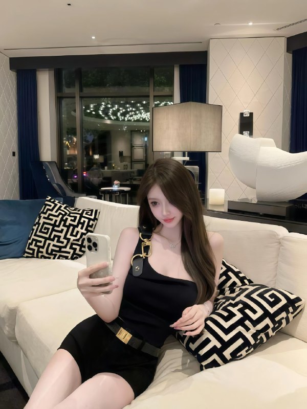 深圳水果姐姐➕硬5W 大橙Age 02年 Height 173cmBusE真🐻🔝真混血少数民族本科学历兼职模特♡ 完 花美 瓶身 52Kg🈚️不良🈚️纹身气质优雅 谈吐文雅 高素质风趣性格好   体贴举止大方你的 感性 小女友，等你来撩🥰#深圳上门#深圳外围#深圳修车🏀♥️📱欢迎咨询客服👉@AnnaGJ168bot