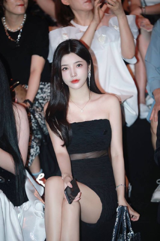 深圳米雪儿🏠涂涂🦜只外出新人兼职00后 175🐻D高挑 jp御姐 温情女友范feeI保真 真人更气质#御姐#碧玺#5W#深圳上门#深圳外围#深圳修车🏀♥️📱欢迎咨询客服👉@AnnaGJ168bot