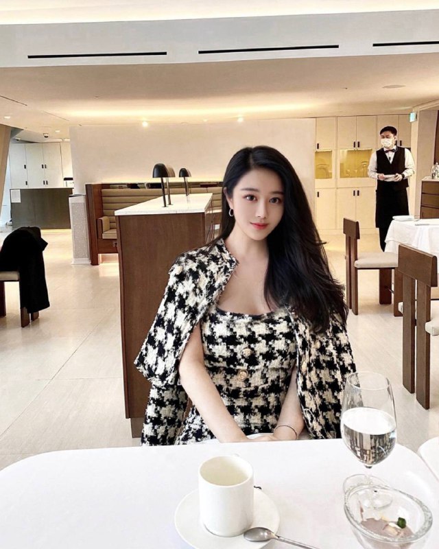 深圳单雨童🏠#福田区高一雯深圳：主持人5↑W身高：175，🐻F天然零整• 职业/主持人，车模 ，演员•类型/气质性感御姐前凸后翘，性感妩媚，肌肤雪白 ，素颜零整真人真照 ，#深圳上门#深圳外围#深圳修车🏀♥️📱欢迎咨询客服👉@AnnaGJ168bot