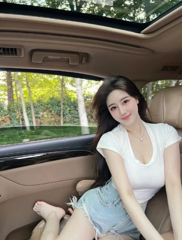 深圳水果姐姐➕主持人5↑W身高：175，天然🐻F• 职业/主持人，车模 ，演员•类型/气质性感御姐前凸后翘，性感妩媚，肌肤雪白 ，素颜零整真人真照#深圳上门#深圳外围#深圳修车🏀♥️📱欢迎咨询客服👉@AnnaGJ168bot