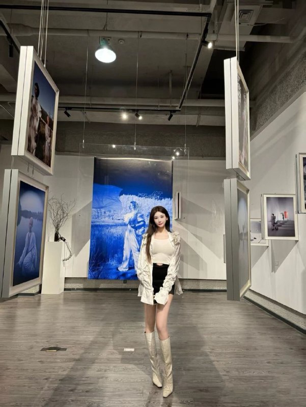 北京子俊🏡硬五03年172E极品s身材 北电学生北京土著可验证兼职平面 5起北京 白虎馒头一线天、会夹（mm超级好看哦） 三点粉 皮肤雪白粉嫩 A4腰 筷子腿 蜜桃臀 有完美腰臀比哦 手脚都好看 气质佳 天生尤物 谈吐优雅 五官精致（头小、脸小）  超级温柔哦#朝阳四惠#硬五#土著#F44#北京上门#北京外围#北京修车🏀♥️📱欢迎咨询客服👉@AnnaGJ168bot