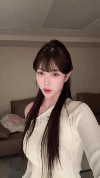 北京子俊-D罩杯-蜜桃臀-校花女神级