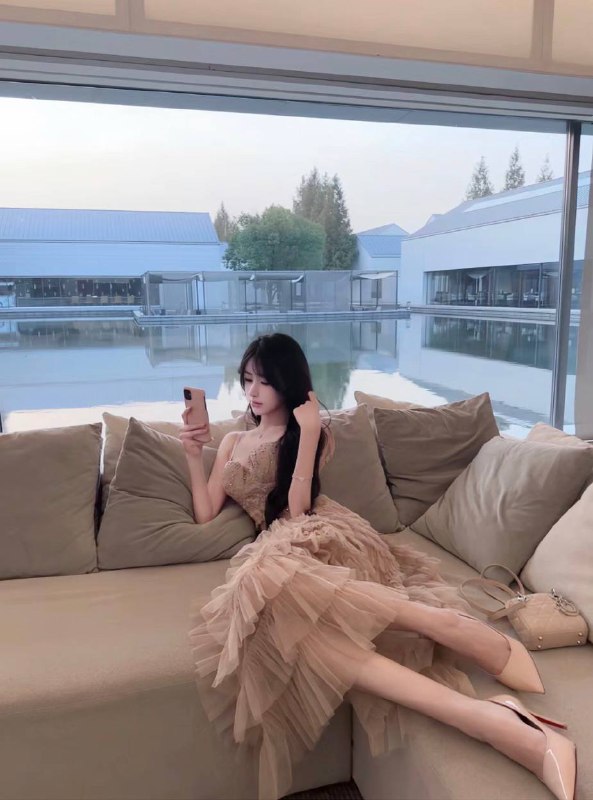 北京子俊🏡硬五身高：170cm  年龄：03年胸围：D  体重：45kg爱爱好：冲浪，书法，绘画，高尔夫，小提琴等真实在校大学生，纯兼职，非职业性打卡上班，不上课时偶尔在线不抽烟，不喝酒，全身雪白，常年健身，蜜桃臀（完美身材比例）学习成绩优异，平时喜欢健身，冲浪，滑雪等,无任何不良嗜好，高素质，双商在线，谈吐优雅，举止大方，初恋女友感觉，校花女神级别，本人比资料更好看•只觅高质量知己，非诚勿扰，感谢#朝阳三里屯#硬五#V81#北京上门#北京外围#北京修车🏀♥️📱欢迎咨询客服👉@AnnaGJ168bot