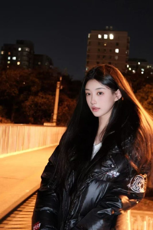 北京子俊🏡硬五03年172E极品s身材 北电学生北京土著可验证兼职平面 5起北京 白虎馒头一线天、会夹（mm超级好看哦） 三点粉 皮肤雪白粉嫩 A4腰 筷子腿 蜜桃臀 有完美腰臀比哦 手脚都好看 气质佳 天生尤物 谈吐优雅 五官精致（头小、脸小）  超级温柔哦#朝阳四惠#硬五#土著#F44#北京上门#北京外围#北京修车🏀♥️📱欢迎咨询客服👉@AnnaGJ168bot