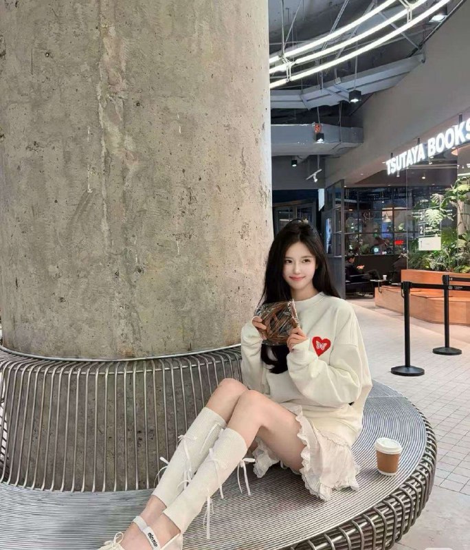 🏠168-05-D 专注品质 婉儿•  真实05年 净168 清纯无整•  首次下水 极其单纯 无风尘味•  乖巧温柔 初恋女友型 在校短开🩵极光会失约于某些夜晚但北极星永远站在老位置小糯米 苹果社区 白小纯