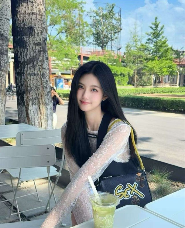 🏠168-05-D 专注品质 婉儿•  真实05年 净168 清纯无整•  首次下水 极其单纯 无风尘味•  乖巧温柔 初恋女友型 在校短开🩵极光会失约于某些夜晚但北极星永远站在老位置小糯米 苹果社区 白小纯