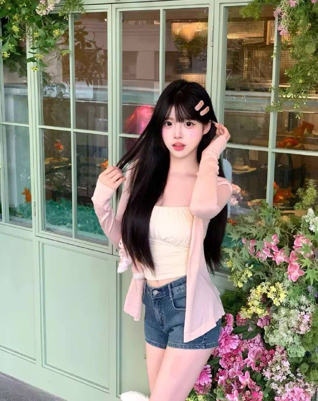 周生辰🏠兮#3k04.165D在校美院艺术生🎨𝐇𝐞𝐢𝐠𝐡𝐭身高/165• 𝐁𝐮𝐬𝐭胸围/D• 𝐀𝐠𝐞年龄/04• 𝐇𝐨𝐛𝐛𝐲兴趣/旅游，健身，画画，书法，滑雪⛷温柔可人，纯欲天花板无纹身不抽烟不喝酒给你初恋般的体验⛳️官悦欣园b区#北京#朝阳#蛇纹#纯欲#学生#无纹身#双非#六九#萝莉