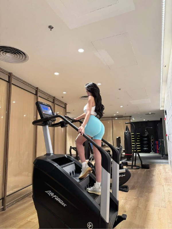 北京子俊🏡⛳️广华新城二区🐳177 大E栋～ 短期开短期兼职开 女友感十足前凸后翘～ 有点肉肉 喜瘦勿扰御姐脸 无整 可纯可欲 性格甜美 反差极致臀围115 ～ 大pp超级爽😍#朝阳百子湾#广华新城#舌吻#六九#口爆#车震#大密#御姐#健身#S21