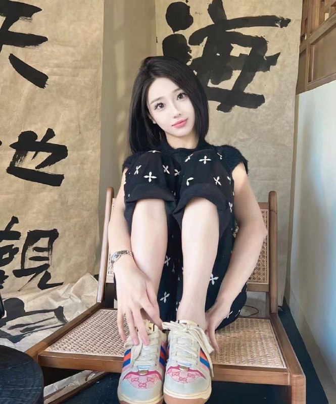 北京🏡⛳️合生国际家园西区167D肌肤雪白 一字肩  全身无整温柔甜美 不事儿朝阳双井 合生国际白小纯短发V99