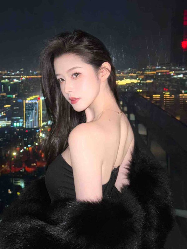 希希well🏠ztt🐳北京 纯⭕外  首次兼职  气质高贵御姐🔷颜值天花板  气场十足 性感御姐范🔷穿着时尚大牌 可纯可欲 冷艳十足🔷本人比照片好看  你的首选女友高级洋气款 全身无赘肉 A4腰172/🐻D /00年 妮妮冷白皮 声音甜美😋FW好 不事 不催大🥚可同城（只接素质k醉酒勿扰）北京 朝阳区 御姐