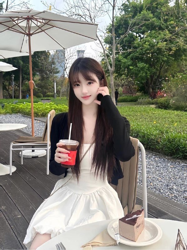 鸡哥🏠极品百醇𝐇𝐞𝐢𝐠𝐡𝐭身高/1.72• 𝐁𝐮𝐬𝐭胸围/C• 𝐀𝐠𝐞年龄/07• 𝐇𝐨𝐛𝐛𝐲兴趣/旅游，健身，画画，书法，滑雪⛷温柔可人，纯欲天花板无纹身不抽烟不喝酒给你初恋般的体验#点儿#wt#三里屯