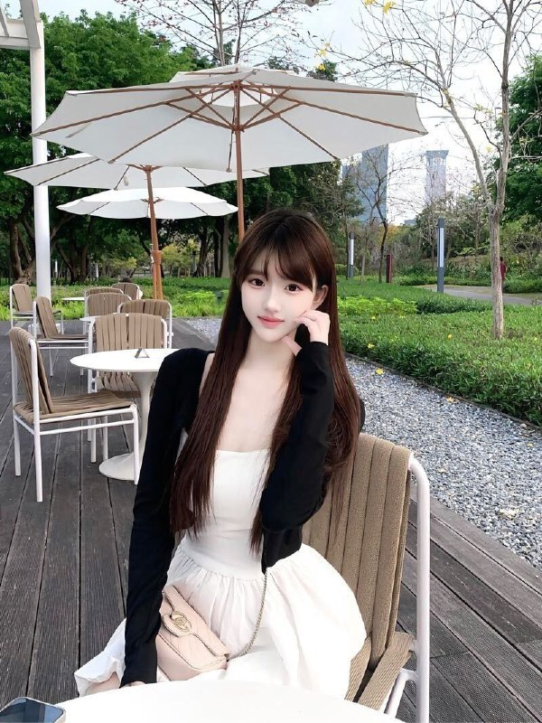 🏠极品百醇𝐇𝐞𝐢𝐠𝐡𝐭身高/1.72• 𝐁𝐮𝐬𝐭胸围/C• 𝐀𝐠𝐞年龄/07• 𝐇𝐨𝐛𝐛𝐲兴趣/旅游，健身，画画，书法，滑雪⛷温柔可人，纯欲天花板无纹身不抽烟不喝酒给你初恋般的体验点儿 wt 三里屯