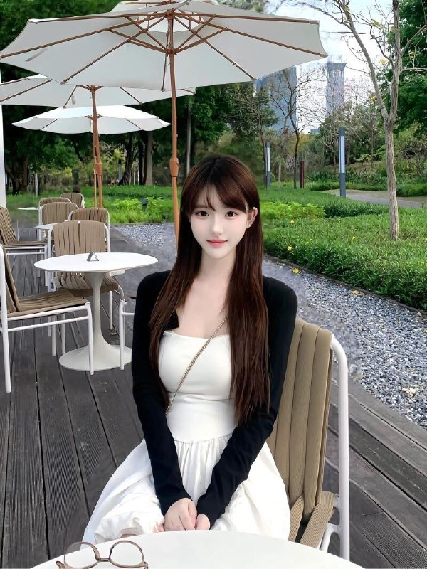 🏠极品百醇𝐇𝐞𝐢𝐠𝐡𝐭身高/1.72• 𝐁𝐮𝐬𝐭胸围/C• 𝐀𝐠𝐞年龄/07• 𝐇𝐨𝐛𝐛𝐲兴趣/旅游，健身，画画，书法，滑雪⛷温柔可人，纯欲天花板无纹身不抽烟不喝酒给你初恋般的体验点儿 wt 三里屯