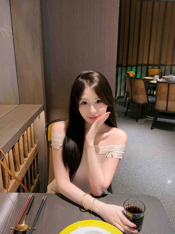 北京子俊🏡外五⛳️安娜国际🐳好评收割机  家3外5高颜值  皮肤白净清透完美S型曲线  蜜桃🍑气质零整精致脸温婉大方 高情商谈吐03年 170 C瑜伽健身游泳网球都可约兼职不常在  必是有缘人必选款宝藏女孩#朝阳三里屯#安娜国际#外五#清纯#车震#白虎#H43