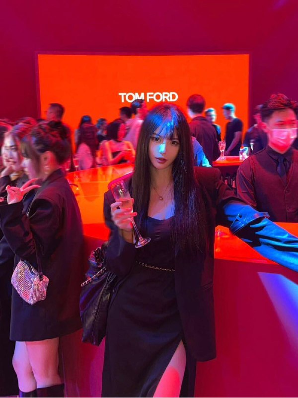 🏠卡卡 地极品❤️人03年 178D 传媒学院兼职学生S型魔鬼身材 凹凸有致 冷白皮性格好 温柔甜美 有耐心不催不事儿  态度佳短暂开放，预定从速望京 高白瘦 大长腿