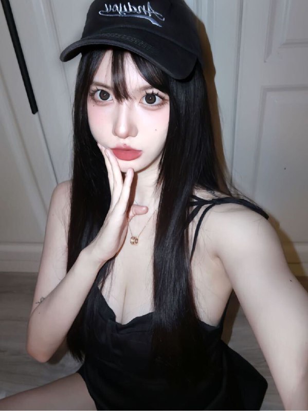 🏠卡卡 地极品❤️人03年 178D 传媒学院兼职学生S型魔鬼身材 凹凸有致 冷白皮性格好 温柔甜美 有耐心不催不事儿  态度佳短暂开放，预定从速望京 高白瘦 大长腿