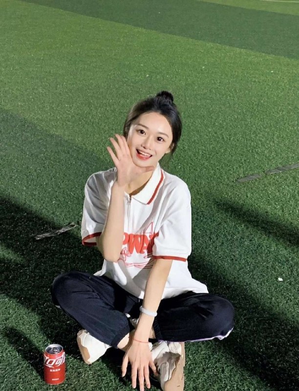 🏠真实学生06🉑app京❤️人06年真实在校生🉑app𝐇𝐞𝐢𝐠𝐡𝐭身高/169• 𝐁𝐮𝐬𝐭胸围/🐻C➖➖➖➖➖➖➖➖➖➖➖♥︎🎀甜美日系少女🎀俏皮无辜小鹿眼 干净透亮肌眉眼盈盈 楚楚动人 眼睛水汪汪• 服务好，态度好，热情主动不催小年糕 超级蜂巢 真实学生