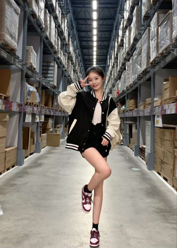 🏠真实学生06🉑app京❤️人06年真实在校生🉑app𝐇𝐞𝐢𝐠𝐡𝐭身高/169• 𝐁𝐮𝐬𝐭胸围/🐻C➖➖➖➖➖➖➖➖➖➖➖♥︎🎀甜美日系少女🎀俏皮无辜小鹿眼 干净透亮肌眉眼盈盈 楚楚动人 眼睛水汪汪• 服务好，态度好，热情主动不催小年糕 超级蜂巢 真实学生