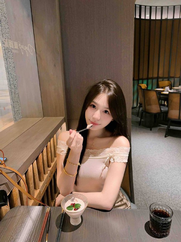 北京🏡外五⛳️安娜国际🐳好评收割机  家3外5高颜值  皮肤白净清透完美S型曲线  蜜桃🍑气质零整精致脸温婉大方 高情商谈吐03年 170 C瑜伽健身游泳网球都可约兼职不常在  必是有缘人必选款宝藏女孩朝阳三里屯 安娜国际外五 清纯 车震 白虎H43