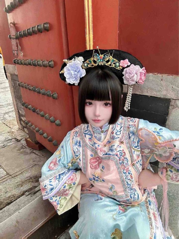 🏠（中康国际）林小海娇小迷人 软嫩可口性格乖巧 粉 嫩童颜巨乳漫画身材•在校大学生 新人兼职开拍Hight/165cm，Weight/43kgBust/G，From/四川Age/05年 白羊座香娇玉嫩秀靥艳比花娇，指如削葱根口如含朱丹，一零一笑动人心魄