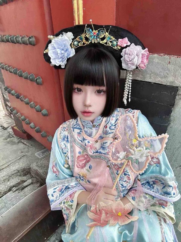 🏠（中康国际）林小海娇小迷人 软嫩可口性格乖巧 粉 嫩童颜巨乳漫画身材•在校大学生 新人兼职开拍Hight/165cm，Weight/43kgBust/G，From/四川Age/05年 白羊座香娇玉嫩秀靥艳比花娇，指如削葱根口如含朱丹，一零一笑动人心魄