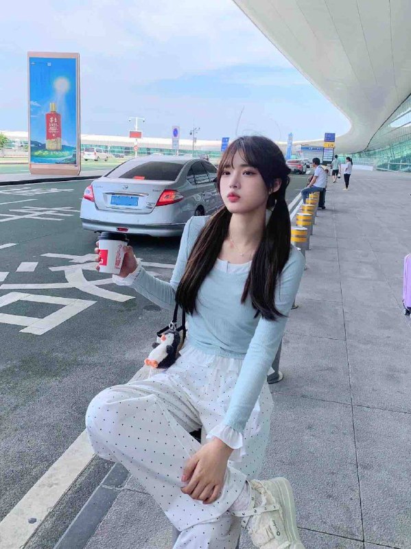 北京🏡⛳️中康国际酒店172 -D 胸器天菜 真实03年 身材火辣· 前凸后翘 水蛇腰 原装完美身材 ·· 天然无整容 甜美女友感 ·· 皮肤白滑 波涛汹涌 温柔体贴 ·👙穿衣洋气大牌 筷子腿👙🌟真心期待与您的相遇🌟只见高素质导高級気質ホワイトカラー短期停留🎬颜值气质极佳朝阳十里堡 中康T78