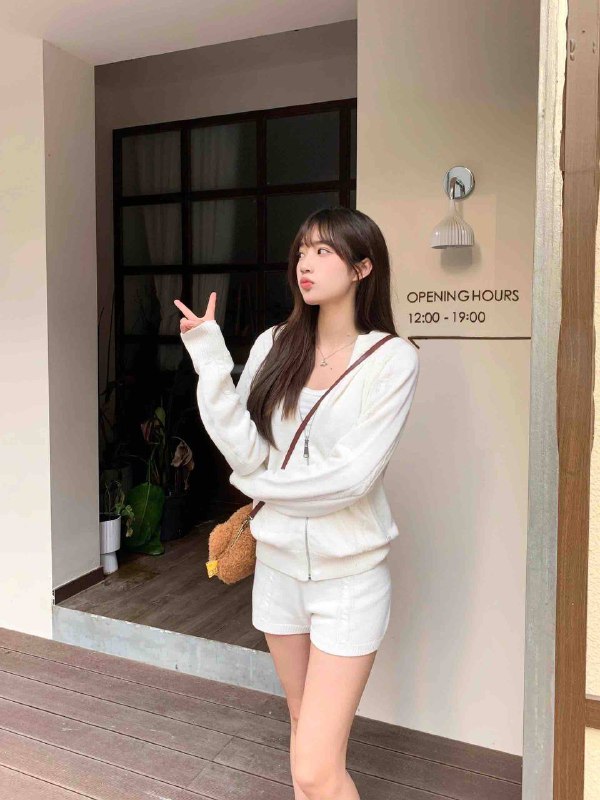 北京🏡⛳️中康国际酒店172 -D 胸器天菜 真实03年 身材火辣· 前凸后翘 水蛇腰 原装完美身材 ·· 天然无整容 甜美女友感 ·· 皮肤白滑 波涛汹涌 温柔体贴 ·👙穿衣洋气大牌 筷子腿👙🌟真心期待与您的相遇🌟只见高素质导高級気質ホワイトカラー短期停留🎬颜值气质极佳朝阳十里堡 中康T78