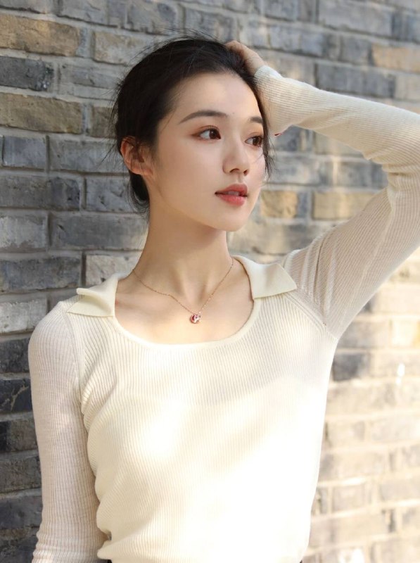 北京183E小村长🏠央美在读研究生🧑‍🎓课外兼职MOSTAR星模旗下模特🦵大长腿.可🐍🦟69 约到就是赚到，出门自带高跟👠丝袜.全身0赘肉.柔软雪白无纹身超模＃三元桥