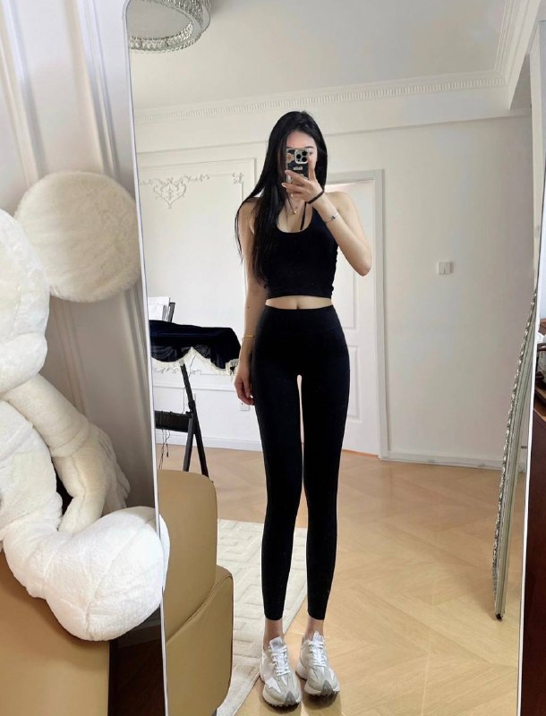 艺名：冰冰#奢品硬5身高：178cm体重：53年龄：22胸围：C特长：本人特像范冰冰服务：舌吻、69、吹箫、丝袜、制服，鸳鸯戏水。