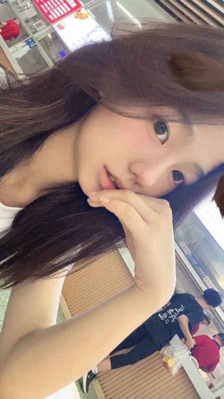 艺名：林馨#中圈身高：170cm体重：93斤胸围：C年龄：18职业：学生特长：一字马、真实学生服务：舌吻、kis、裸吹、69、胸推、共浴、舔蛋、按摩。