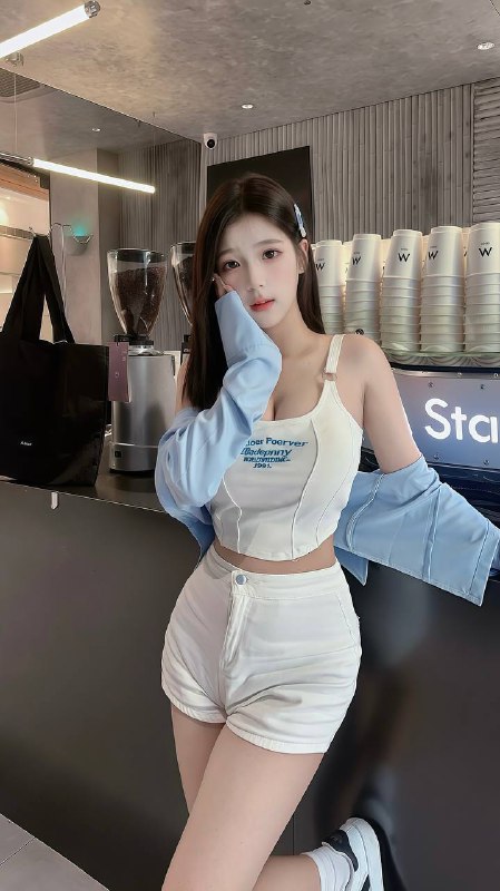 艺名：小美#中圈身高：166cm体重：98斤胸围：D年龄：18岁自我介绍：极品萝莉反差、气质绝佳、性格温柔、服务意识强不事逼。服务：舌吻、裸吹、鸳鸯浴、丝袜诱惑。