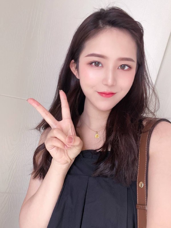 艺名：倪妮#中大身高：167体重：49kg胸围：B➕年龄：27职业：模特服务：只接包夜、包天商务接待、包天伴游。纯兼职、高素质，只接高素质老板。